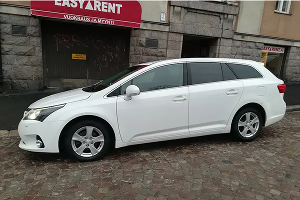 Vuokraa Toyota Avensis Easyrentiltä