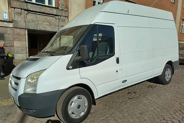 Vuokraa Ford Transit Easyrentiltä