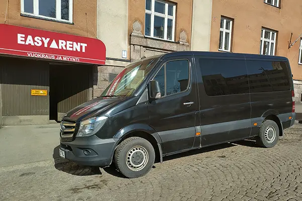 Vuokraa Mercedes-Benz minibussi Easyrentiltä