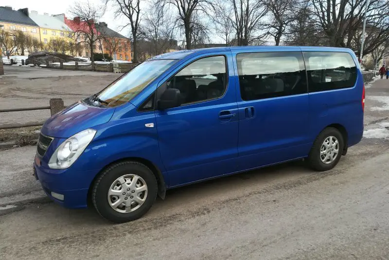 Vuokraa minibussi Easyrentiltä