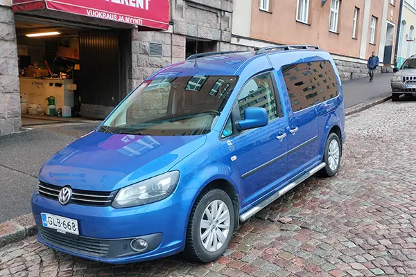 Vuokraa VW Caddy Easyrentiltä